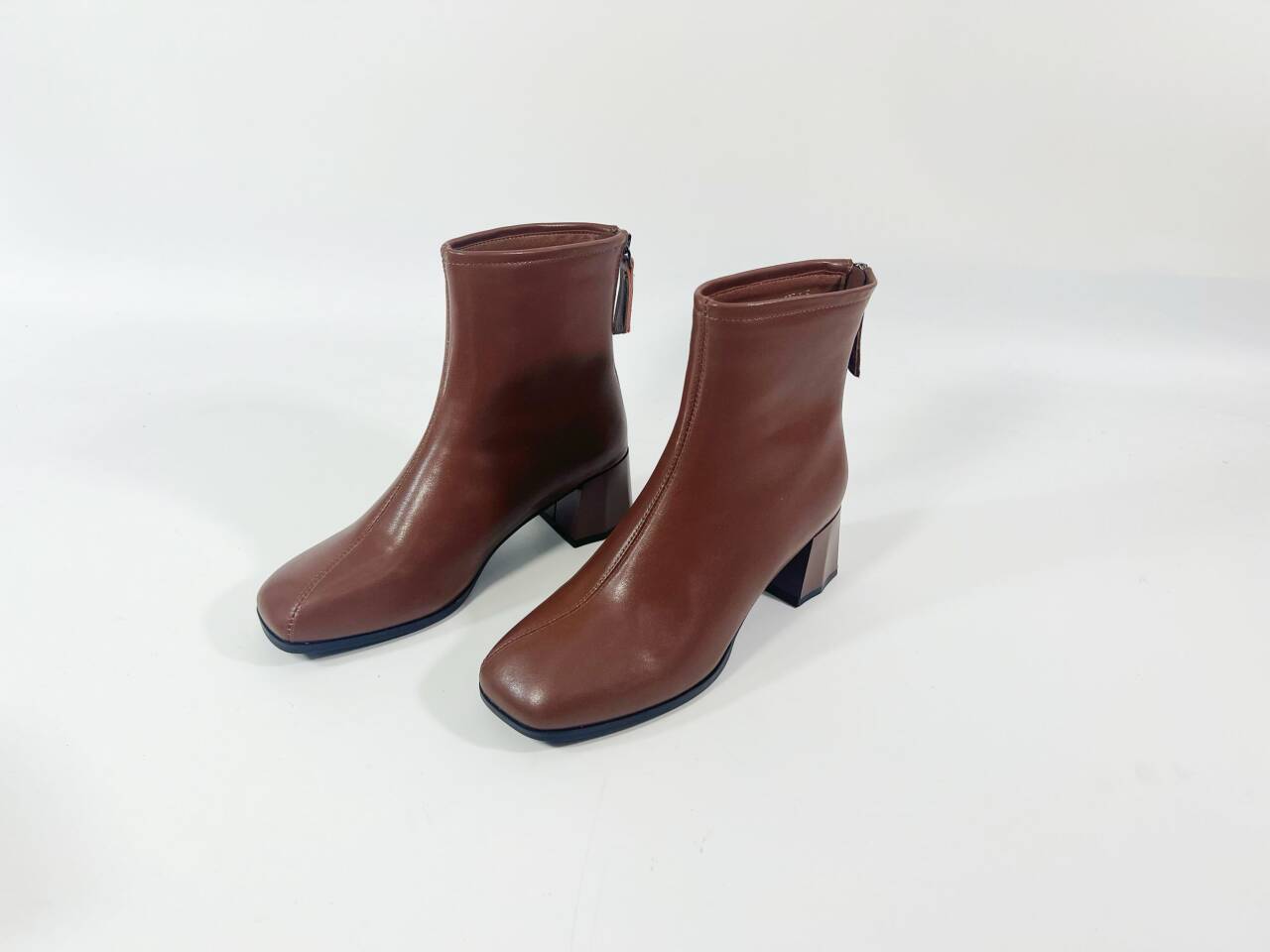 Elizabeth The Day Leather Boot