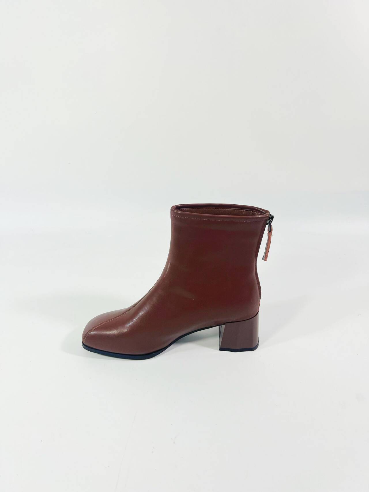 Elizabeth The Day Leather Boot